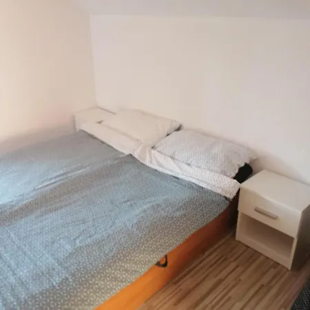 Zuta Kuca Sunca Nyaraló Visoko